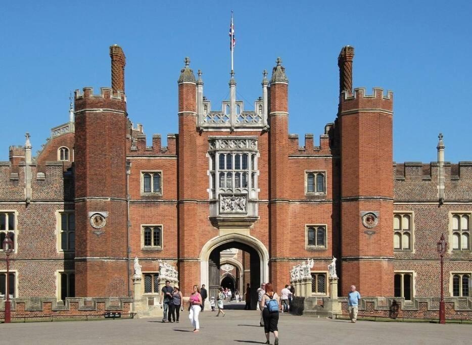 Turing Lodge, Near Hampton Court Εξωτερικό φωτογραφία